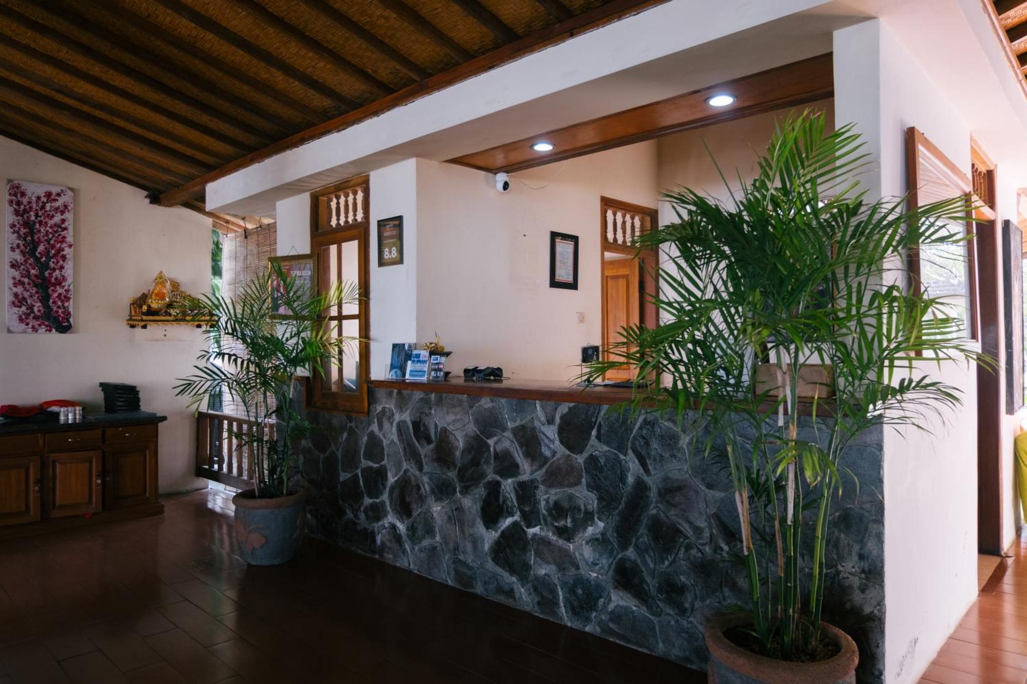 New Starlight Hotel Lovina Exterior photo